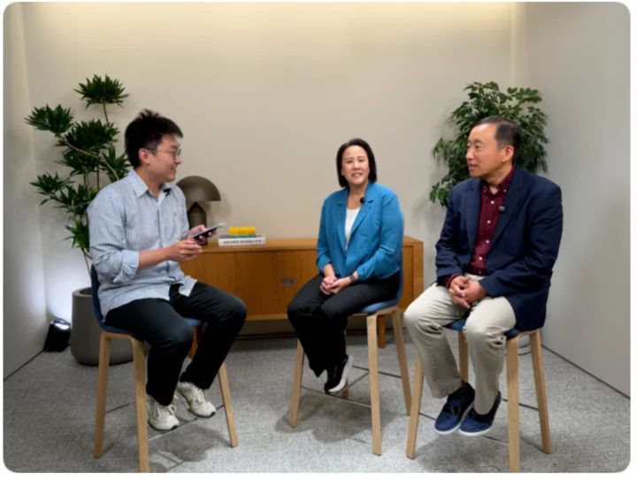 专访苹果高管:iPhone Duo折叠屏如何解决折痕与迷失感 2 b0cefe88a220a4c7bf2c713f50f1d0137ac20e03dcbdbcf239950e60826129d1 article