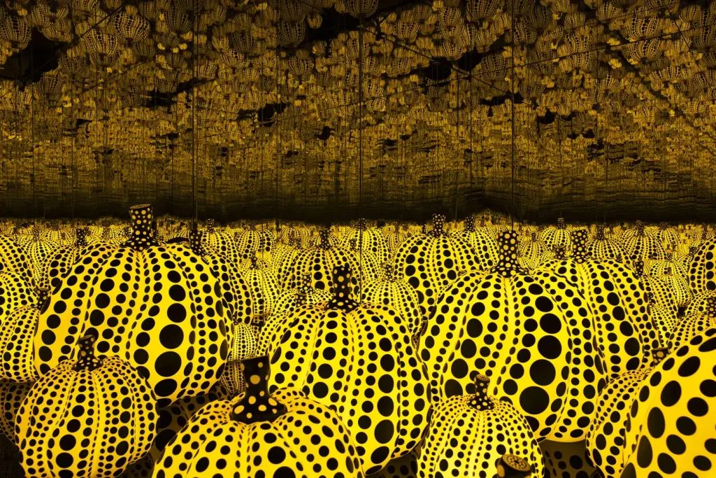 草间弥生印象记:绘画是她生命的存在方式 7 b30ccdffdf4af82c4829e2f753a541b62d6b31ce9c9d32603d1eaf07fa520cc8 article