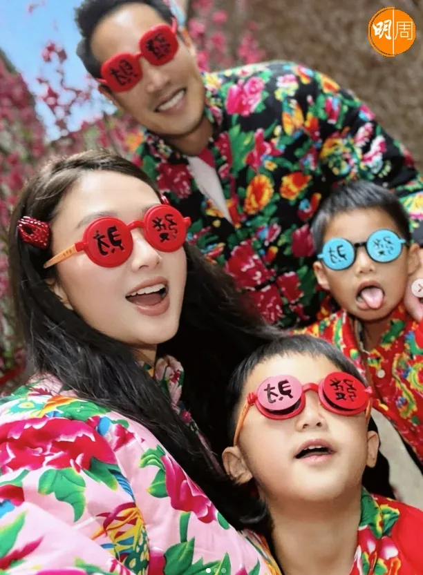 岑丽香张达伦鼓励银屑病患者重拾信心 张达伦9岁儿患严重皮肤病 8 b32c7bc64b08b90704cce6de1ed1368c2e7312e3e1c8cbba343158c9e53bfb73 article