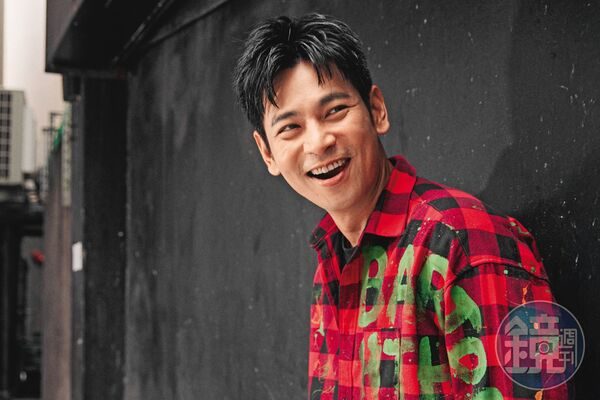八点档男星当乩身10年「爬刀梯」考道士!目睹鬼上身…震撼:少女切换3人格 | ETtoday星光云 | ETtoday新闻云 1 乩身帶天命/獨家!阿西引領當乩身10年 楊子儀鑽研作法變正牌道長