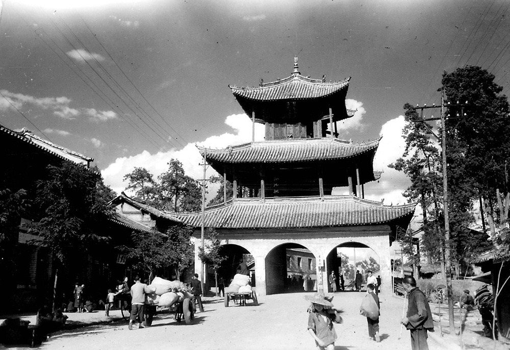 1938年李长之写《昆明杂记》惹众怒 遭驱逐离滇 2 b70d8c6c869eba3b67ad9eed854e06ce881b6fb31889fca155d33baa60a10495 article