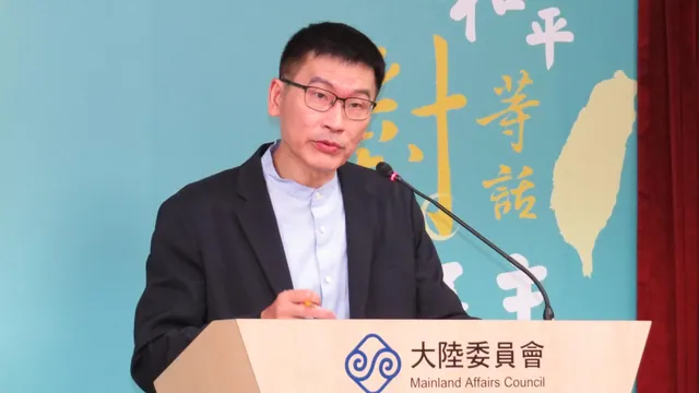 陆委会副主委梁文杰出席记者会