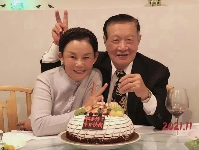2021年，李昌鈺博士生日時與蔣霞萍的合照。(取材自大皖新聞)