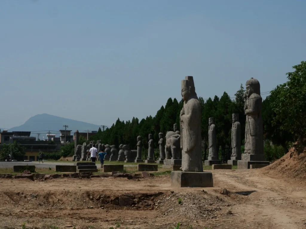 宋陵访古:一场凝望彼岸、与史相照的行旅 2 bd16e3088bc3fd875548cee757ffe917ab59b511e9f9eb89d92a58953725f202 article