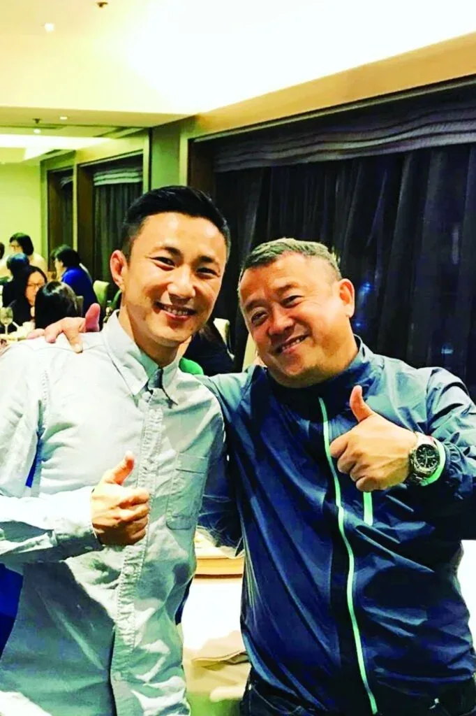 崔建邦重返新城电台主持《大风吹》 当年因迟到被辞退 15 bd3a68dceb24d67491744a4660bc719807874c9932efd9a3cb75bd8af1e927e2 article