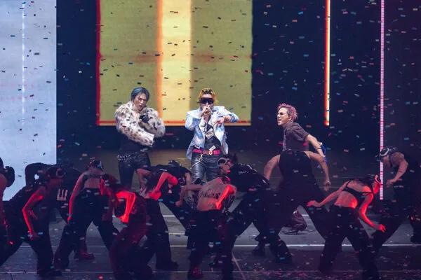 BIGBANG太阳演唱会后首吃鼎泰丰 一口气吃许多小笼包 1 ▲ 太陽自爆狂吃小籠包。(圖/讀者提供)