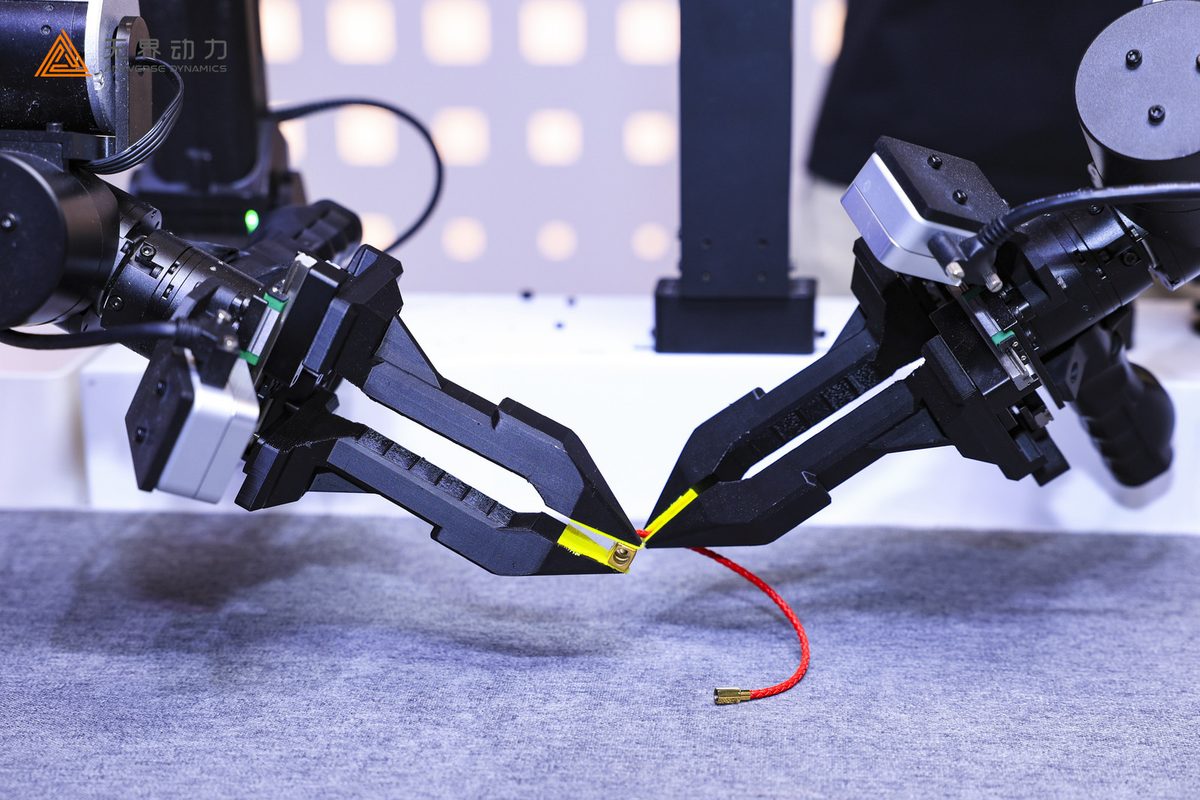 机器人产业链隐忧:上半年融资935亿元 泛化与成本仍是瓶颈 3 c252fc74e685ec146fdedf0658147ab35e665aea716d6bb5cd23548fb1351005 article