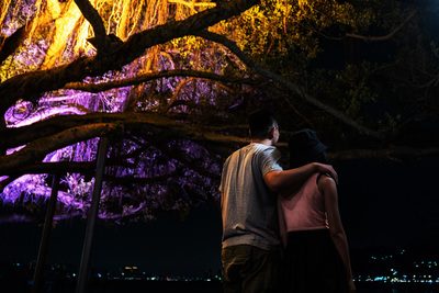 写进契约的亲密关系?各取所需的「自由」下,Sugar Dating的协商与风险 12 在出租情人眼中,人們如何短暫溫習親密感?