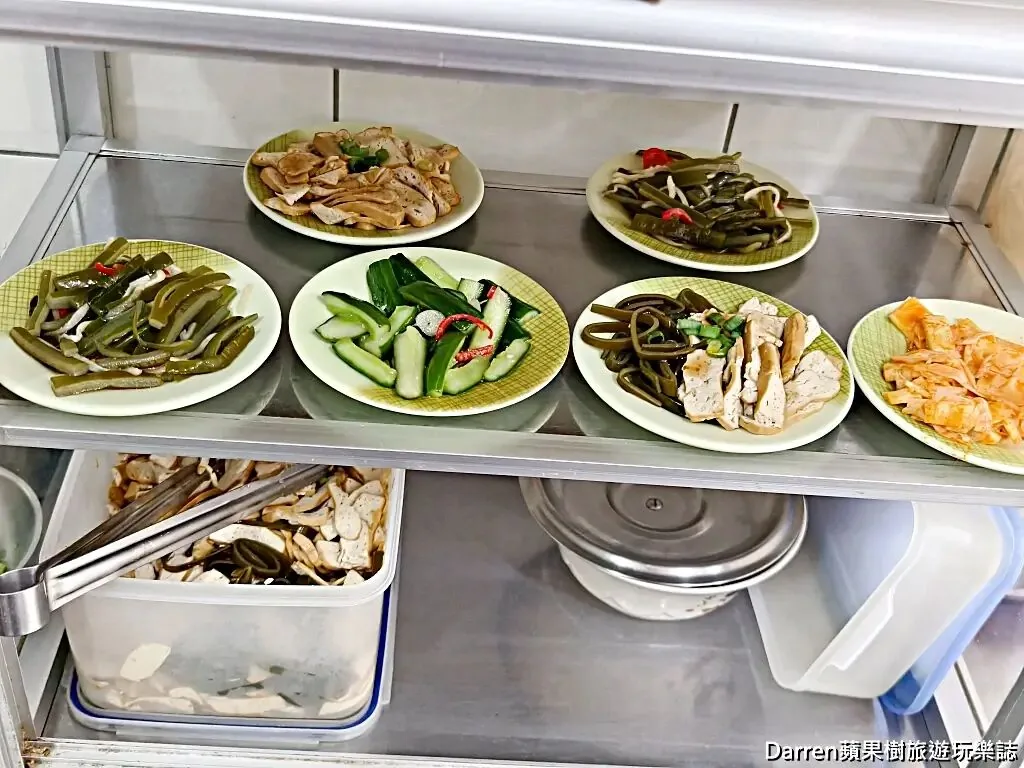 ▲▼台北大安古亭潮州街林記牛肉麵的半筋肉麵與免費加湯。（圖／《DARREN蘋果樹旅遊玩樂誌》授權提供）