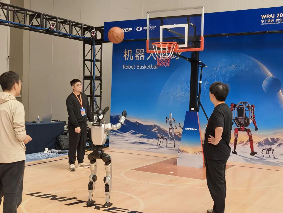 宇树 10 周年,王兴兴:我劝你相信 AI 7 c6e1e3948de2d3793822ba0c0fa5d748d74bb167e78ccfcd6e4705c69a9282b1 article