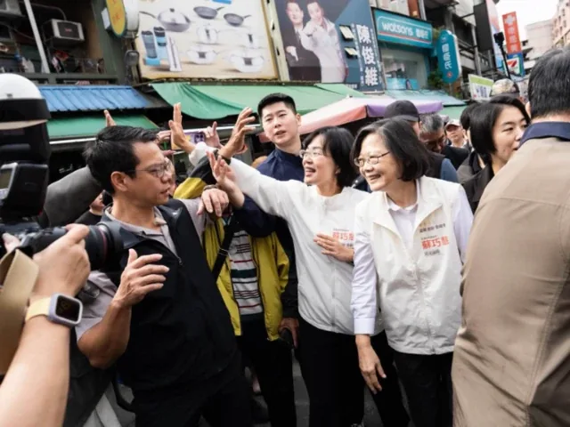 苏巧慧出席竞选活动，前总统蔡英文同场