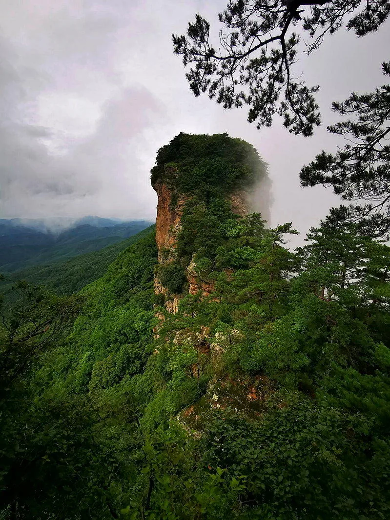 獨秀峰·集仙台。(圖皆為作者提供)