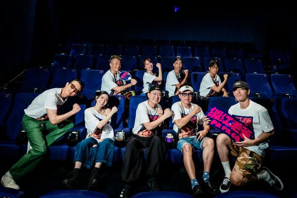 总统来都没这么多人!《角头》宇宙挤爆夜市 王识贤被拿25年照认亲 1 ▲《網紅老爸》勤跑宣傳。(圖/曼尼娛樂提供)