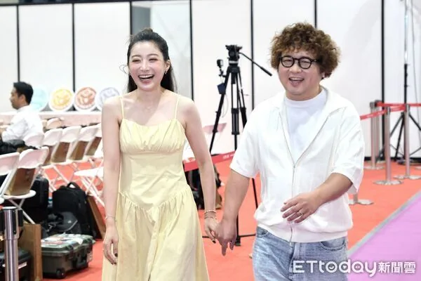 依依曝产后失禁!上围激增自嘲「像乳牛」 纳豆超暖反应曝光 1 ▲▼ 納豆&依依《媽媽寶寶》菁品大賞 。(圖/記者徐文彬攝)