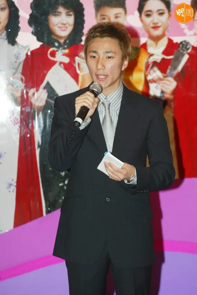崔建邦重返新城电台主持《大风吹》 当年因迟到被辞退 17 ce5b7447805b7ba4f8d77b514e62592ea8c100e11578f848bebdede0460255f3 article