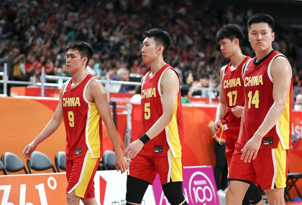 九一八当日惨败日本 中国男篮20分创最大分差纪录 3 名古屋亞運會男籃半決賽中,中國隊以77比97不敵東道主日本隊。(新華社)