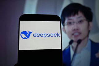 DeepSeek扩招画风突变,150个岗位全部非AI研究方向 1 d01c4c52bd6bf427678ab5516e4cdfad38b1a60baa5e3d95f95536134c28ba39 article