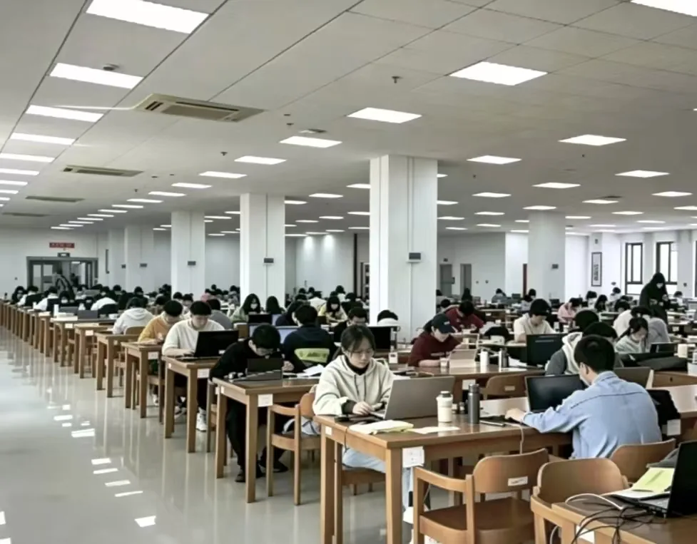 Z世代民族志|“纸笔回潮”:数字时代大学生的学习媒介选择 4 d0774e4560c9eeb95c04d8346d0c51b255bbcd6d8ab9ce262f7597dd062ff1e6 article