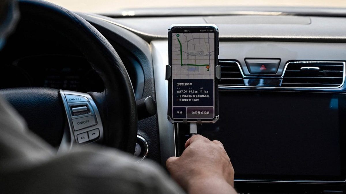 不論網約車還是的士，車上都有安裝「車CAM」記錄司機及乘客行為。（Facebook群組「Uber(HK)司機乘客交流（非官方）」）