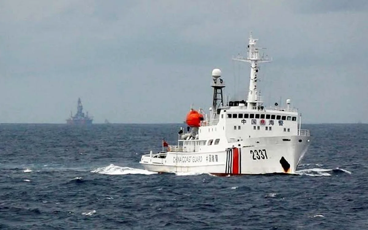 中国海警船在海上航行