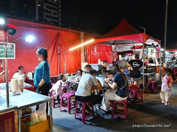▲▼福鼎肉片的現刮肉片湯與台中北屯總站夜市攤位。（圖／《糖糖's 享食生活》授權提供）