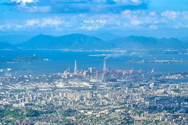 北九州皿仓山夜景攻略!免费接驳巴士、缆车票价一次看 14 ▲▼日本北九州皿倉山展望台的纜車交通、夕陽與夜景。(圖/《周花花》授權提供)