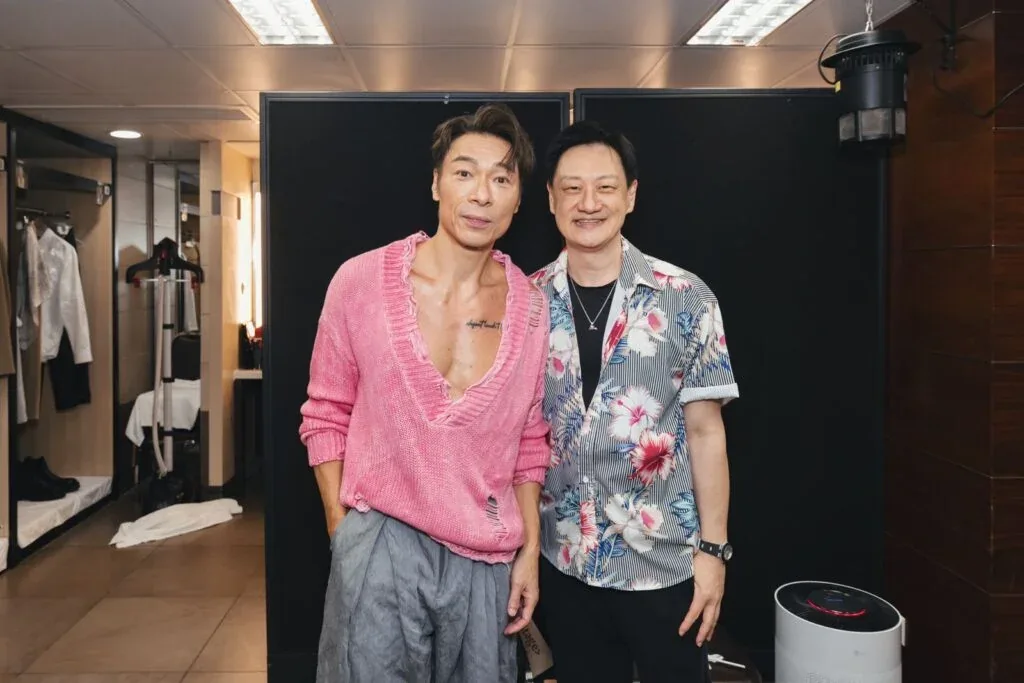 许志安再踏红馆感叹是奇迹 李克勤改机票扑返港做嘉宾 8 d478fa46c6c80c00dca62df3bd963f3300c4579abea1fa0777cb3be62a86cd12 article