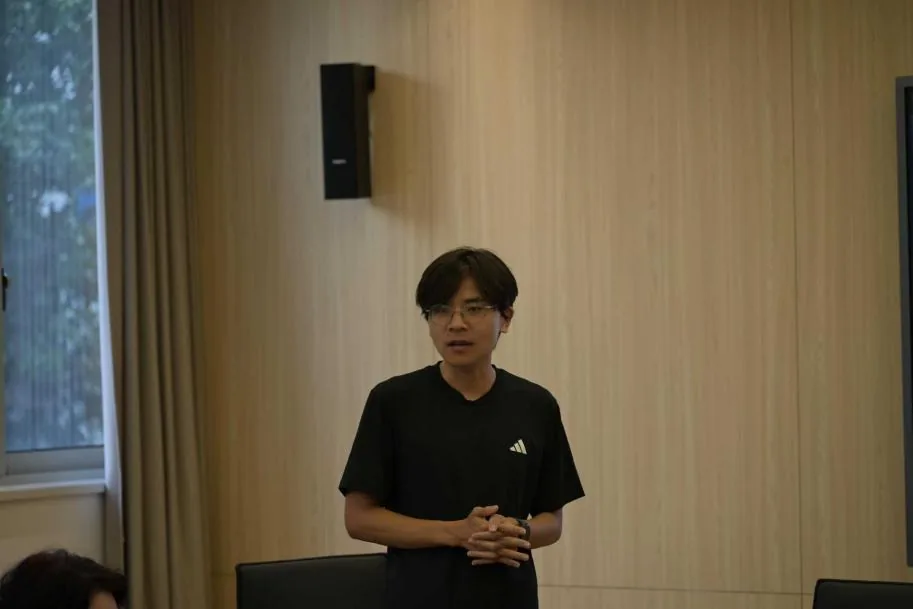 王闯闯:历史研究中AI常产生四类幻觉,主张「不求AI可信,但求可解、可核验」 6 d6ba2042a0e85254059a7829a4f829246b8ba3f85b819b86d3475ad9f5581646 article