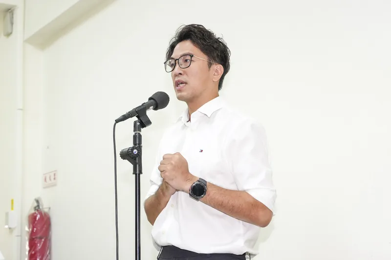 沈伯洋10月14日在立法院接受媒体访问