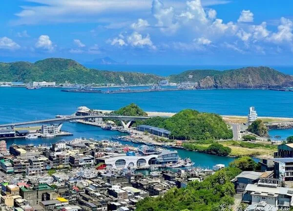 宜兰追日出好去处 南方澳制高点观景台,渔港跨海大桥尽收眼底 16 ▲▼南方澳觀景台遼闊海景。(圖/《紫色微笑 BEN JEAN 饗樂生活》授權提供)