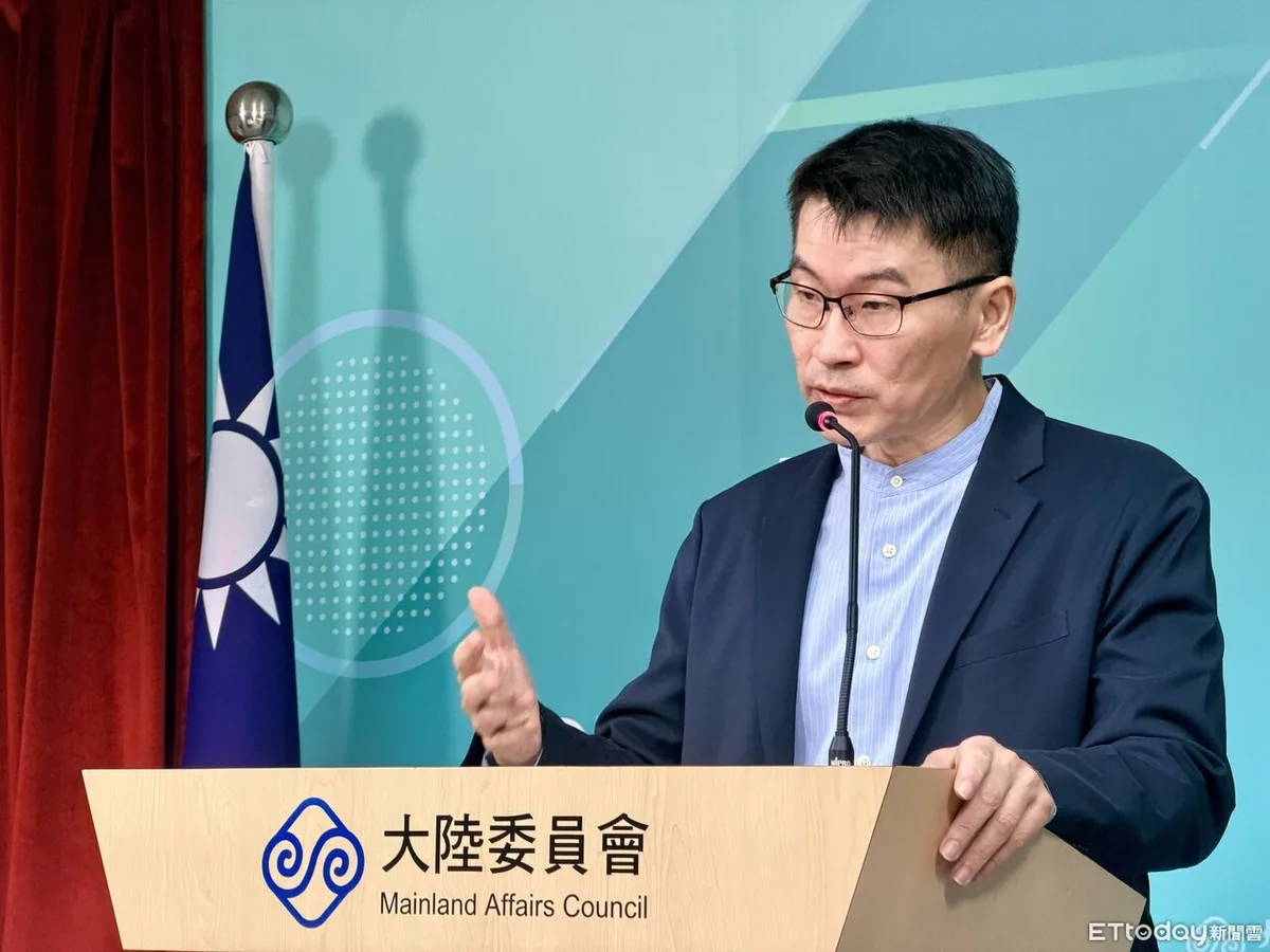 台湾陆委会发言人梁文杰发言的资料照片