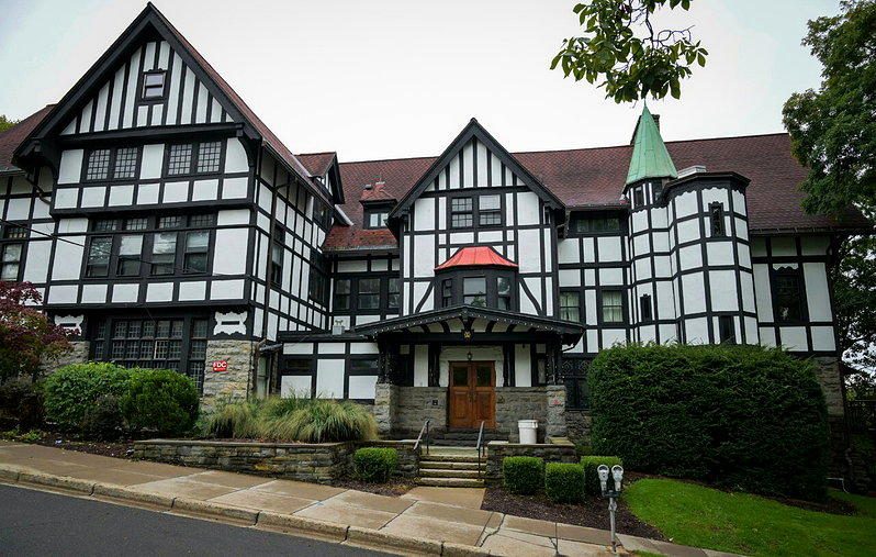 康乃爾大學「Chi Phi兄弟會」會館外觀。 (美聯社)