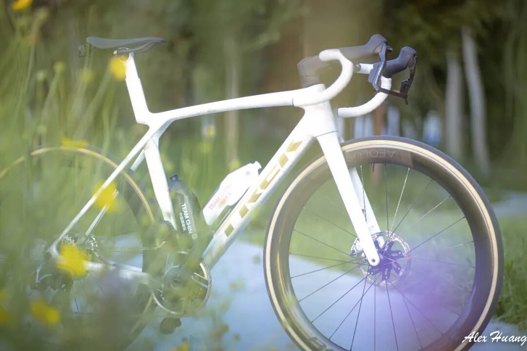 最值得买的顶级公路车?TREK 八代 Madone 评测 16 dda9055be977ec997d558ddcbe8fea7430944747ae5b7f58e426ee489a59d1c7 article