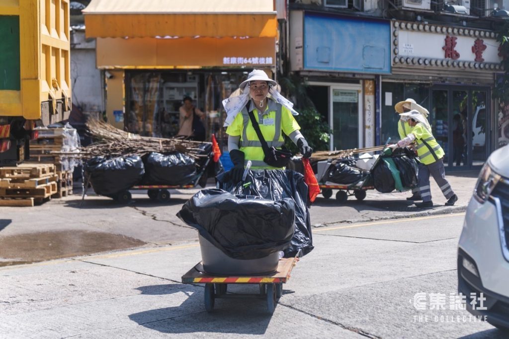 史上最热|直击上水 39.3 度 球场球场故障待修 清洁工手推车辣手 4 dea68201ae3994bd6356460f7ace17cd2d8bb5bb4d1424202766c4fafc3bb6d1 article