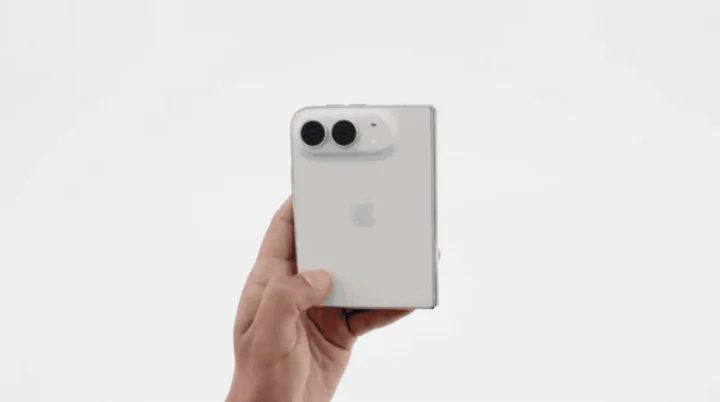 iPhone Duo拆解:液态玻璃如何解决折叠屏割裂难题 1 e0117fa2730d0079635aa4a8810bfa3d182235e78f83cc74fbdce44a92beac4c article
