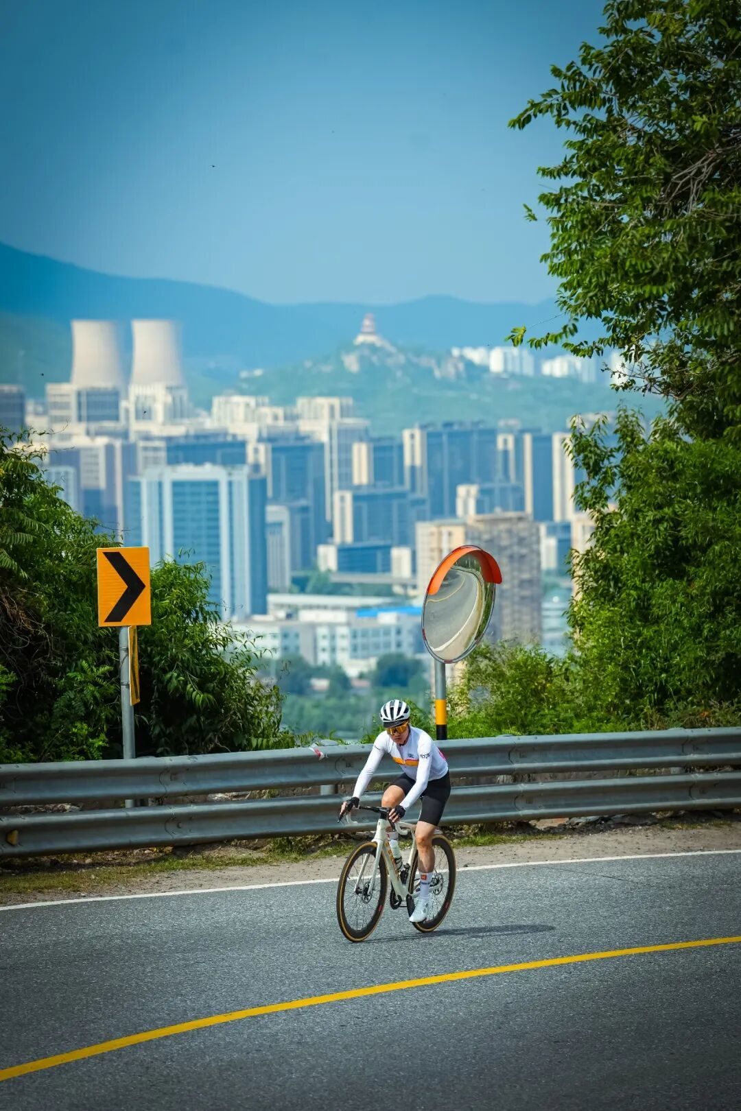 最值得买的顶级公路车?TREK 八代 Madone 评测 15 e300db6893a56a64e9ee32661c54f45cf27dc6f9c684344641e6a3e48ab44d21 article