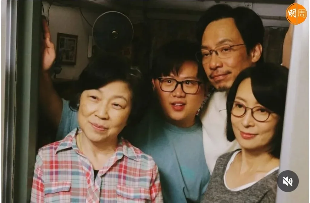 跳槽港视陷低谷 周家怡中年危机:常问经理人是否只能演妈妈角色│封面故事 2 e36c4bf6807f64a7cd6598678323d77855aeda7e52d21260d66cec413d3b85d7 article