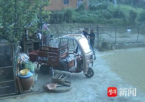 現場CCTV記錄下行兇全過程。（揚子晚報）