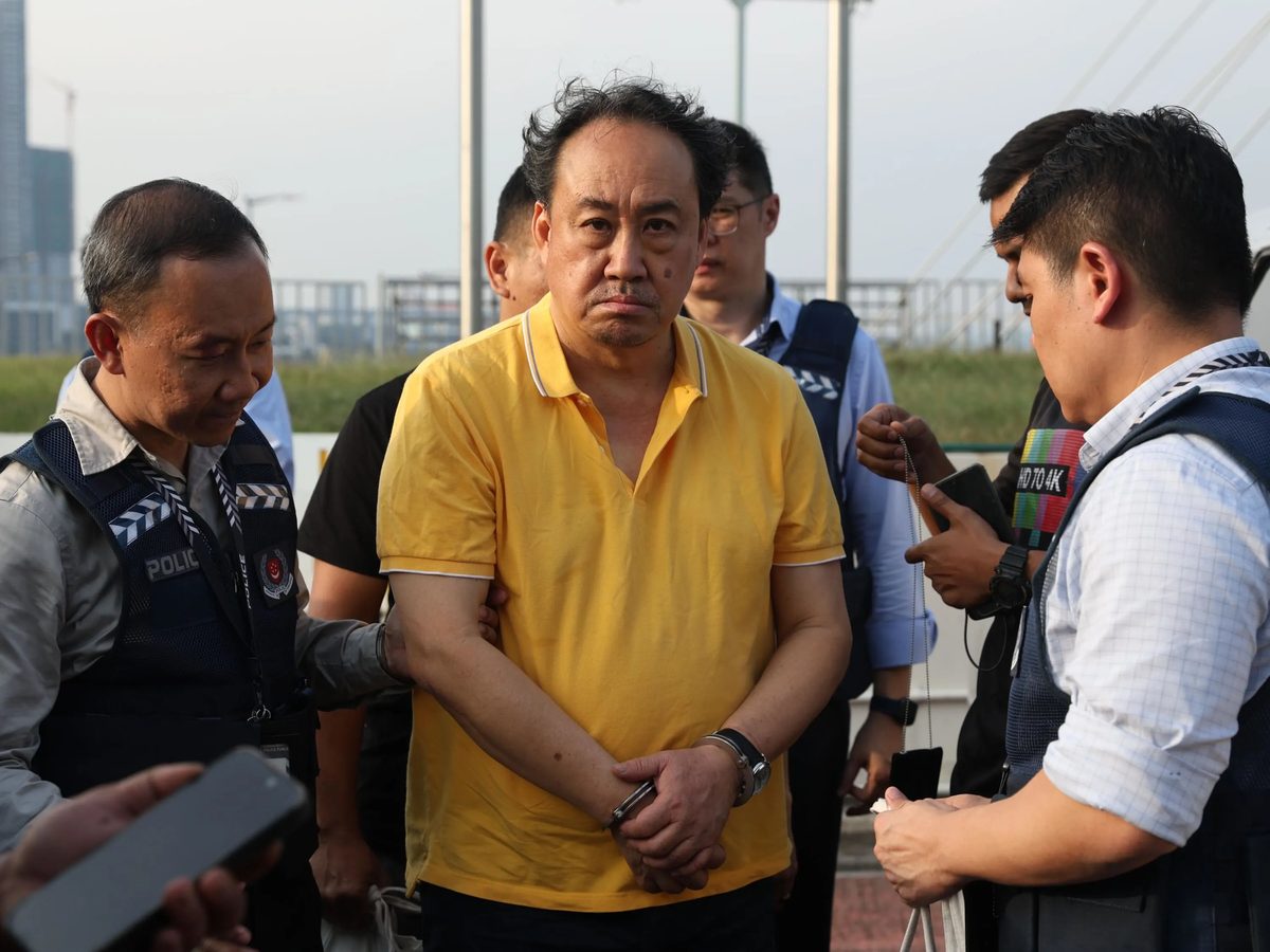 林鼎被遣返回国 今天被我国警方正式逮捕 1 ea10046fb8c068dce14528176111617ac98f4214de36cea3948c1499c0fccc9c article