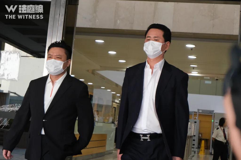 蔡天凤案Day11 辩方追问为何豪宅单位登记邝球名下 蔡母:方便佢走嚟走去 3 蔡天鳳 蔡的繼父(右)