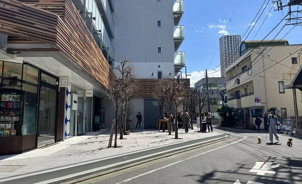 ▲▼東京表參道、代官山、中目黑等十個寶藏街區的散步日常。（圖／《CJ夫人》授權提供）
