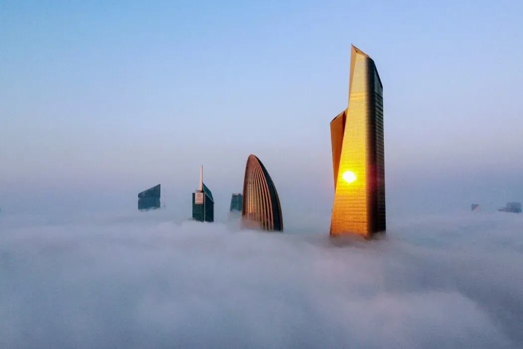 穿透科威特的浓雾。