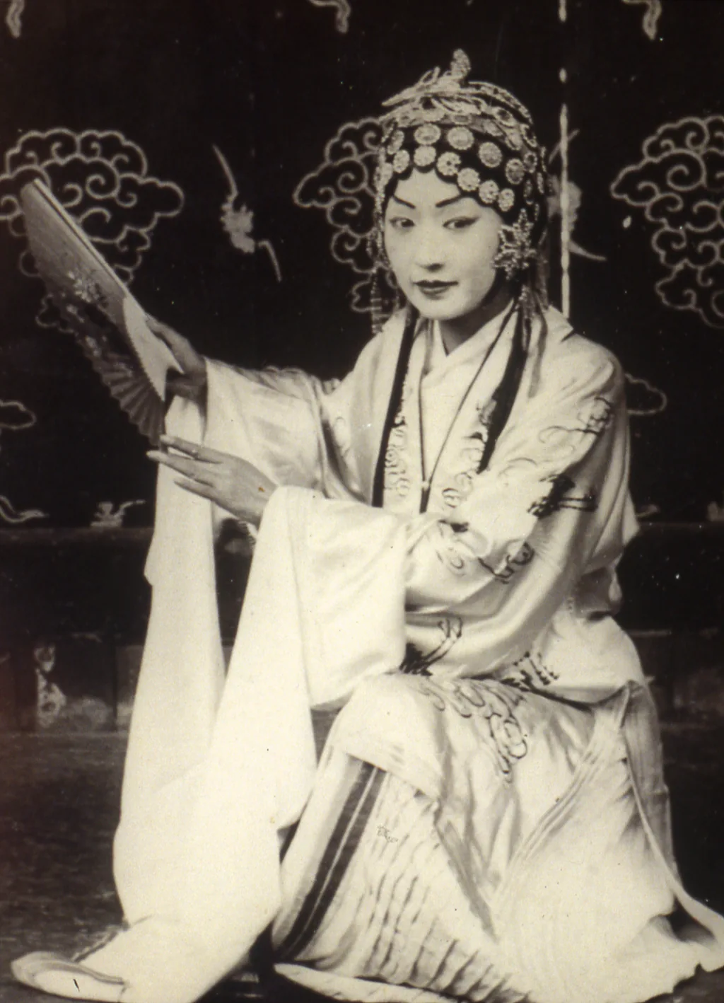 浙江大学展出一代才女张充和的诗书画曲,展览10月27日开幕 4 eb50017b960357067c06fc72dbb1f38a5eb18616e9cb754bf9e5d42179388af2 article