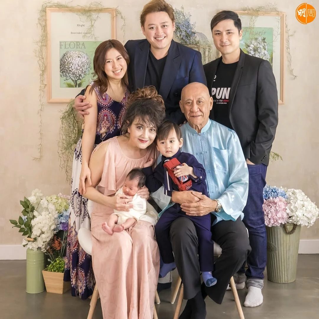 李家鼎走出丧妻阴霾全面复工 亲证施明骨灰已上位仪式 罕有封口避谈长子李泳汉 4 eda09d3401d3f37c3c496d41dd7c5394ee9cae8cd6a8597a21d1f307b620578d article