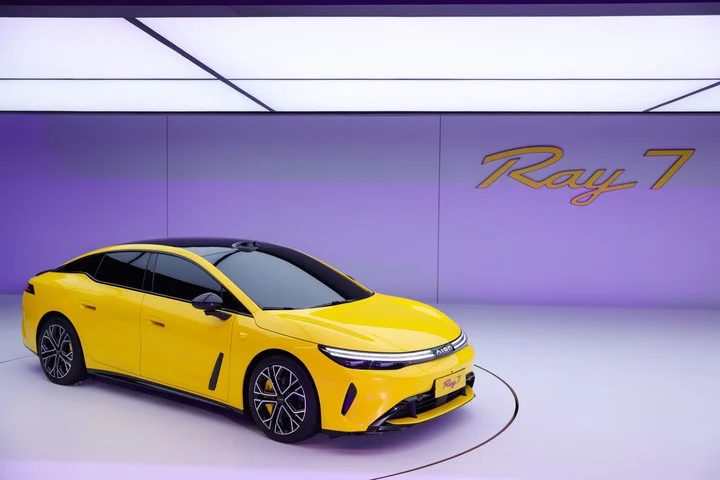 埃安 Ray7 亮相:33 米刹停、续航 700km,还用上了华为电驱 1 edfd5c49f4b0158b557e542e71e25652bd48daf65ca2f2a73f0fa0c494f7df89 article