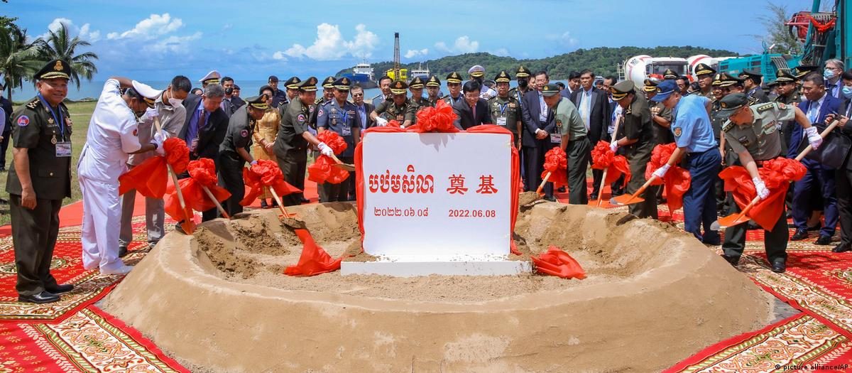 中国在老挝建新机场设施 学者称堪比吉布提海外基地 1 图为柬埔寨云壤海军基地的中柬联合保障训练中心的奠基仪式