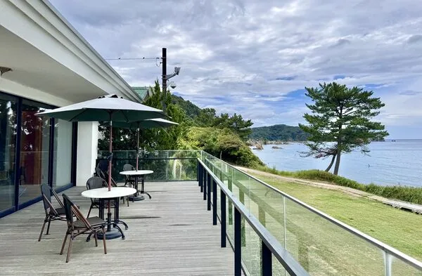 瑞风号专程停靠的鸟取隐世米其林餐厅 无人小站旁海景意大利面 31 ▲▼鳥取岩美Al Mare義大利餐廳與東濱海岸。(圖/《小虎食夢網》授權提供)