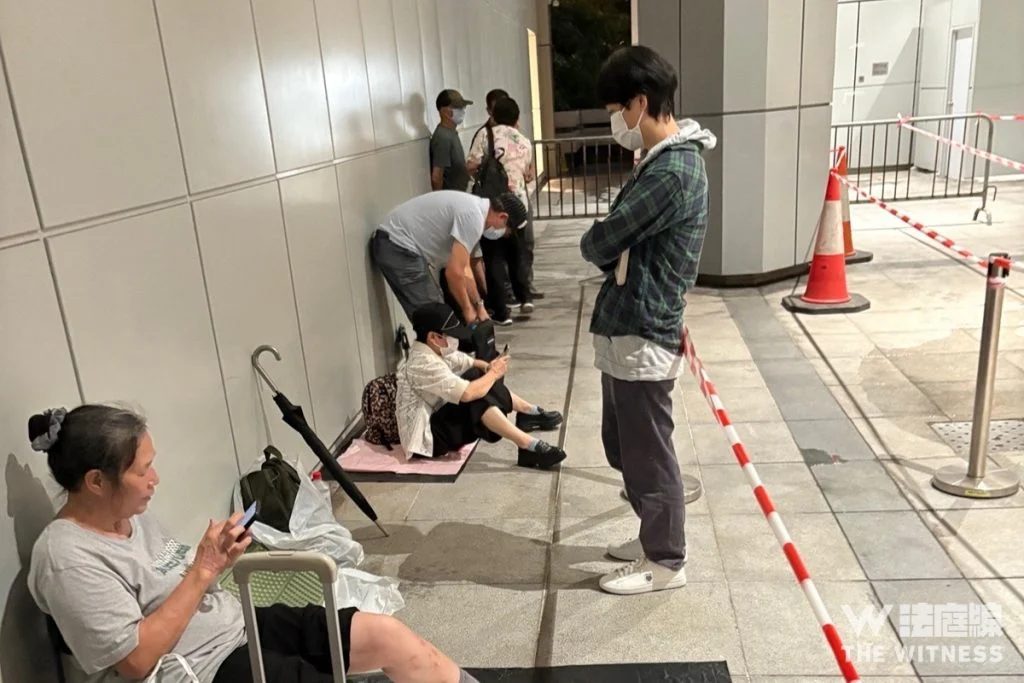 实时更新|黄之锋被控串谋勾结今答辩判刑 逾30人通宵排队轮候旁听筹 5 ef4911a2e3beb96f5748e9c75a38704a926a160d52f2d7e7f113e53e2a4497ca article