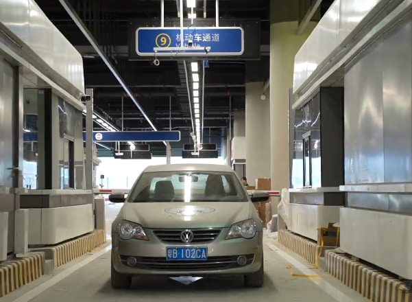 新皇崗口岸設28條「五合一」車道。（深圳口岸發佈）