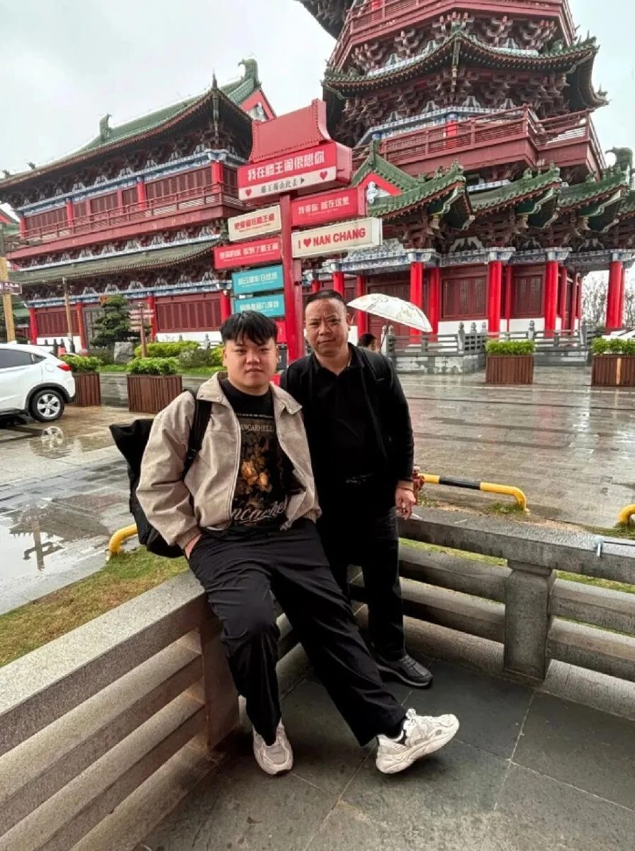 鐘彬父子。（大河報）